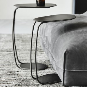 Mesa auxiliar Yago de Cattelan Italia. Mesas auxiliares  de diseño moderno.