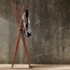 Perchero Oscar de Cattelan Italia. Percheros modernos de madera y mármol.