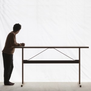 Mesa alta Passerelle Madera Hay. Mesas modernas originales estilo Nórdico.