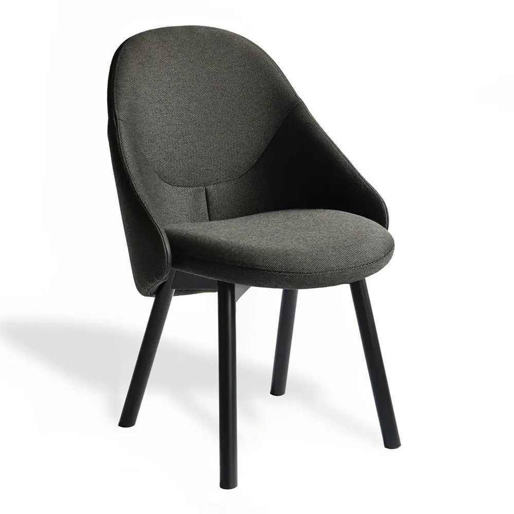 Silla Albu tapizada de Ton. Sillas de restaurantes, varios interiores.
