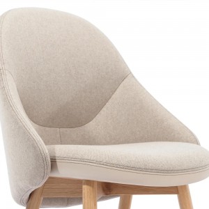 Silla Albu tapizada de Ton. Sillas de restaurantes, varios interiores.