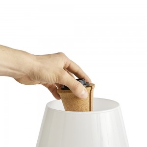 Lámpara sobremesa Apollo Hay. Iluminación origiginal para espacios interiores.