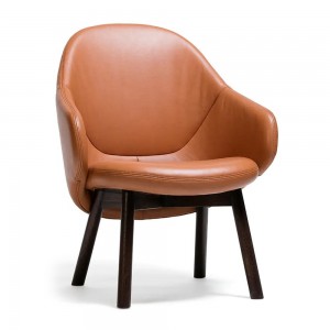 Sillón Lounge Albu tapizado de Ton. Sillones restaurante, de interior.