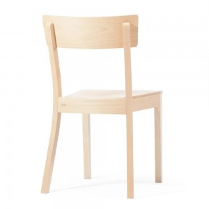 Silla Bergamo madera de Ton. Sillas de restaurante, para variados interiores.