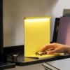 Lámpara sobremesa LBM Hay. Iluminación original para espacios interiores.