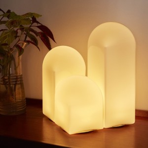 Lámpara sobremesa Parade Hay. Iluminación de diseño para espacios interiores.