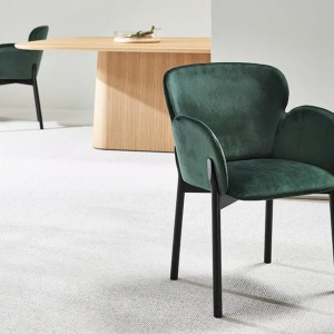 Sillón Ginger_37 de Ton. Sillones para comedor, de variados interiores.