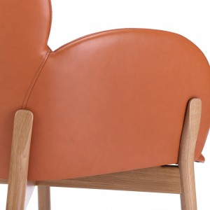 Sillón Ginger_37 de Ton. Sillones para comedor, de variados interiores.