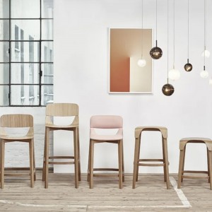 Silla Leaf madera de Ton. Sillas para comedor, amplia variedad de interiores.