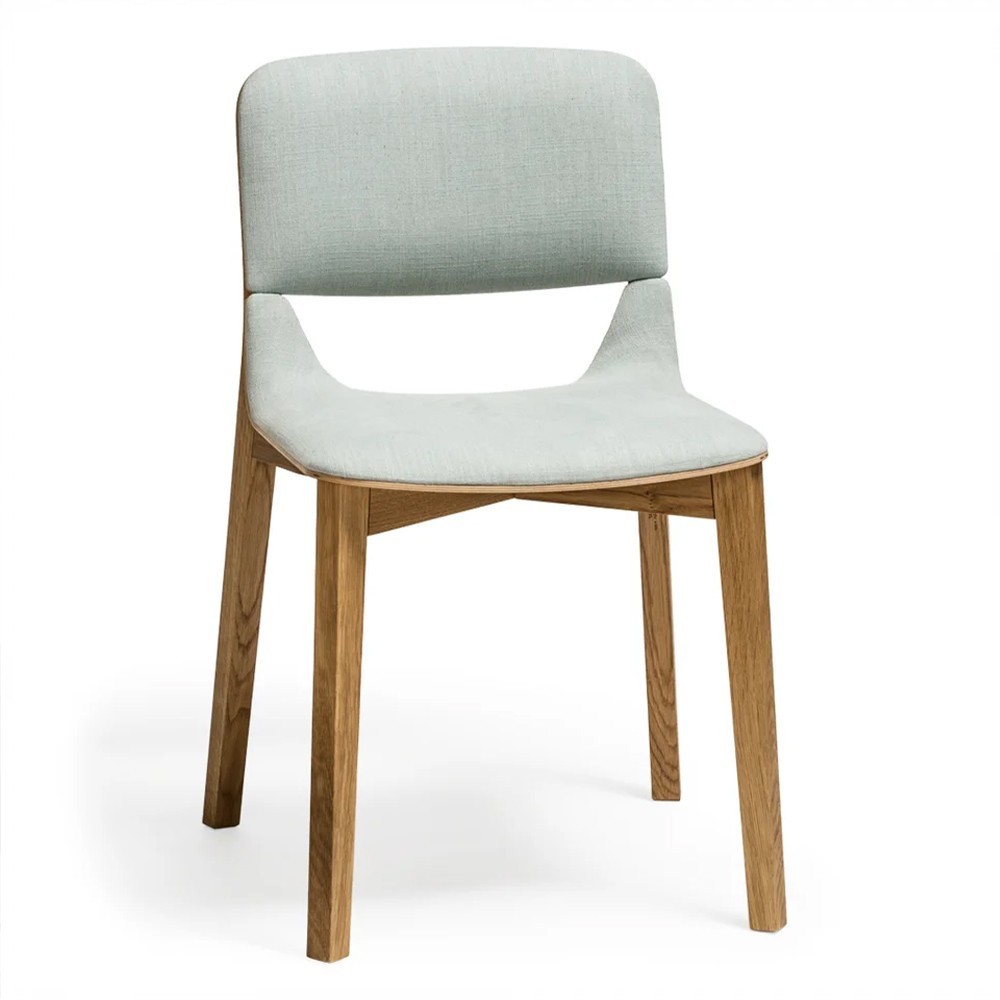 Silla Leaf tapizada de Ton. Sillas para comedor, variedad de interiores.
