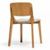 Silla Leaf tapizada de Ton. Sillas para comedor, variedad de interiores.
