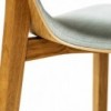 Silla Leaf tapizada de Ton. Sillas para comedor, variedad de interiores.
