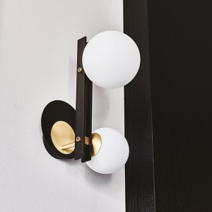 Lámpara de aplique Planeta de Cattelan Italia. Iluminación de diseño.