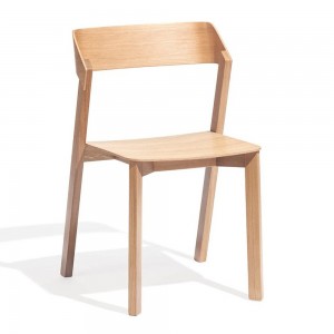 Silla Merano madera de Ton. Sillas de restaurante, de inumerables interiores.