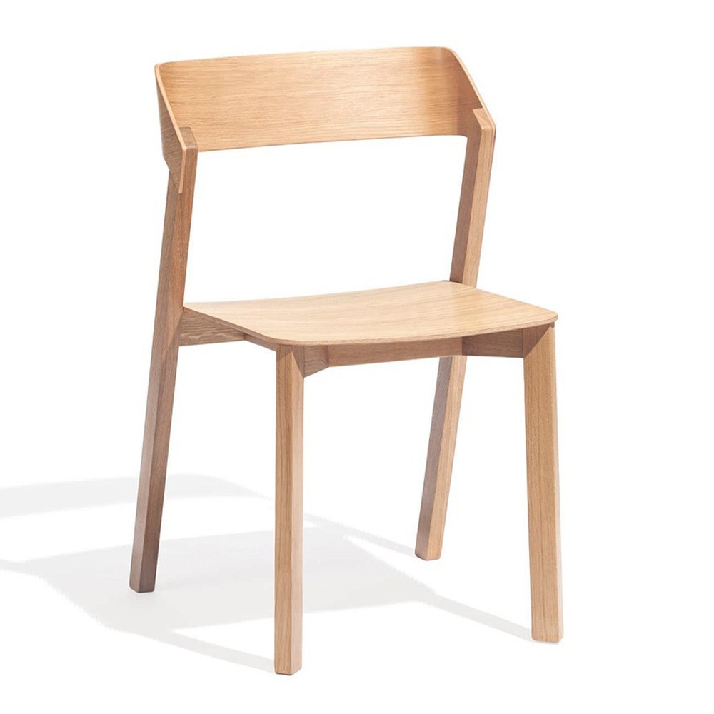 Silla Merano madera de Ton. Sillas de restaurante, de inumerables interiores.