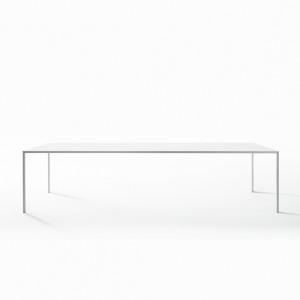 Mesa moderna 25 en resina para comedor de Desalto. Mesas estilo italiano.