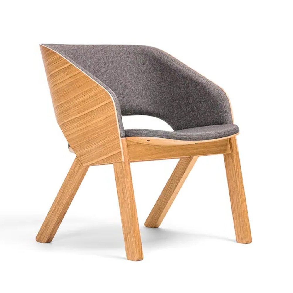 Butaca Lounge Merano de Ton. Sillones de restaurante, para interiores.