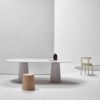 Taburete P.O.V madera de Ton. Taburetes de comedor, para variados interiores.