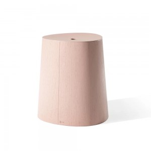 Taburete P.O.V madera de Ton. Taburetes de comedor, para variados interiores.