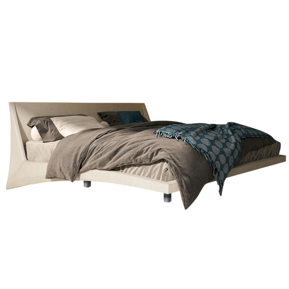 Cama Dylan de Cattelan Italia con patas de acero cromado. Camas de dos plazas.