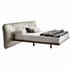 Cama Marlon de Cattelan Italia. Mobiliario de diseño. Camas de dos plazas.