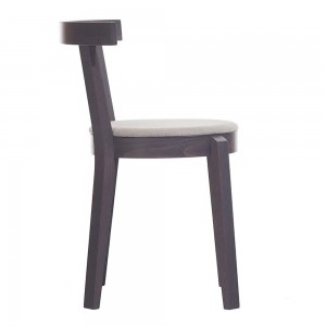 Silla Punton tapizada de Ton. Sillas de restaurante, de varios interiores.