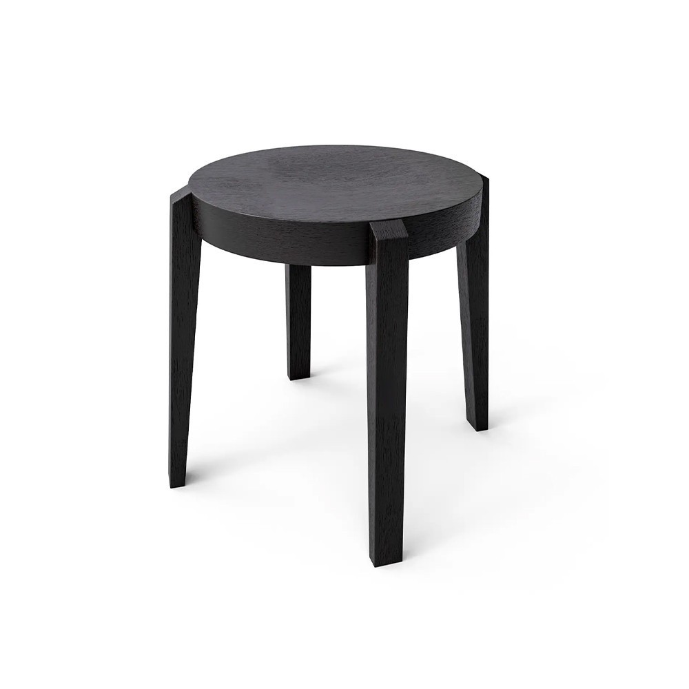 Taburete Bajo Punton madera de Ton. Taburetes Bajos de bar, para varios interiores.
