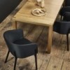 Sillón Split de Ton. Sillones para comedor, de innumerables interiores.