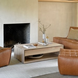 Mesa centro Nordic de Ethnicraft. Muebles modernos para salón y contract.
