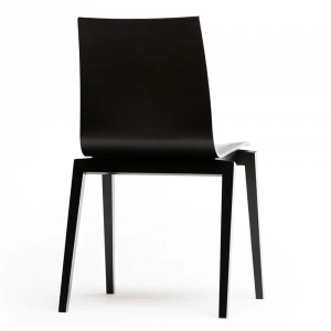 Silla Stockholm bicolor de Ton. Sillas de restaurante, para variados interiores.