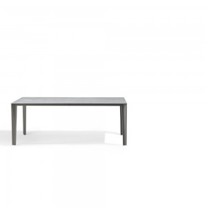 Mesa Skin Extensible Desalto. Mesa moderna apta para interiores y exteriores.