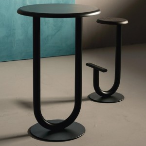 Mesa alta Strong Bistrot Desalto. Mesas de diseño ideal para bar o cafetería.