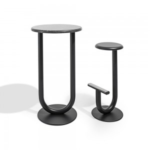 Mesa alta Strong Bistrot Desalto. Mesas de diseño ideal para bar o cafetería.