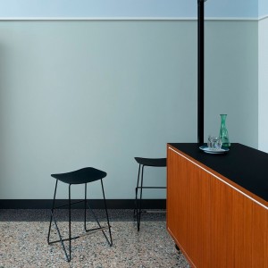 Taburete Endless de Desalto. Sillas y taburetes oiginales para interiores.