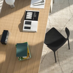 Silla Koki de Desalto. Silla moderna de diseño para ambientes de interior.