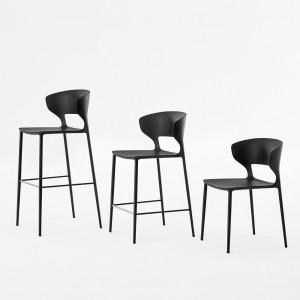 Taburete Koki de Desalto. Taburetes de diseño italiano para salón y terraza.