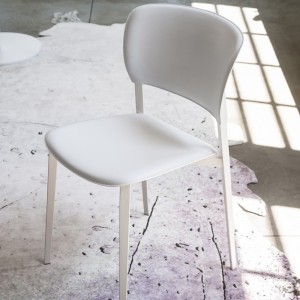 Silla Ply Tapizada Cuero Desalto. Muebles modernos de diseño italiano.