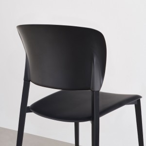 Taburete Ply de Desalto. Muebles de diseño italiano. Sillas modernas.