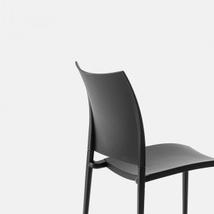 Silla de diseño Sand para comedor de Desalto. Sillas modernas diseño.