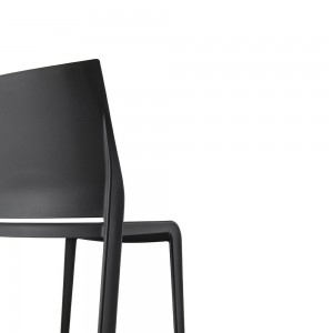 Silla Riga de Desalto. Silla apilable de diseño moderno con calidad italiana.