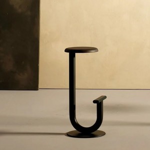 Taburete alto Strong Desalto. Muebles originales para salones. Diseño italiano.
