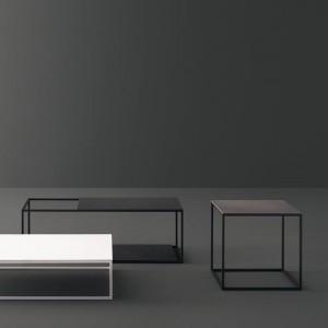 Mesa Auxiliar Helsinki de Desalto. Mesa rincón o lateral diseño italiano.