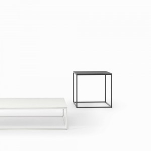 Mesa Auxiliar Helsinki de Desalto. Mesa rincón o lateral diseño italiano.