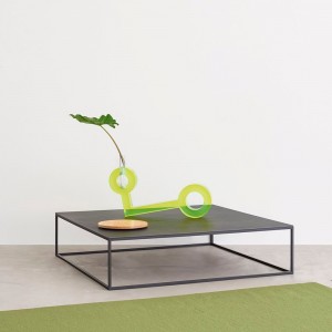 Mesa Auxiliar Helsinki de Desalto. Mesa rincón o lateral diseño italiano.