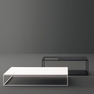 Mesa Centro Helsinki 15 Desalto. Mesa auxiliar para salón de diseño italiano.