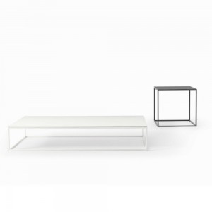 Mesa Centro Helsinki 15 Desalto. Mesa auxiliar para salón de diseño italiano.