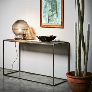 Mesa Consola Helsinki 15 Desalto. Mesas y consolas de diseño italiano.