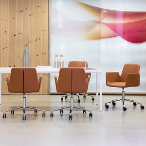 Sillón Altea giratorio ruedas Inclass. Sillones giratorios modernos para oficinas.