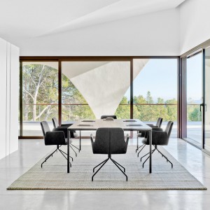 Sillón Altea giratorio fijo Inclass. Sillones giratorios modernos para oficinas.