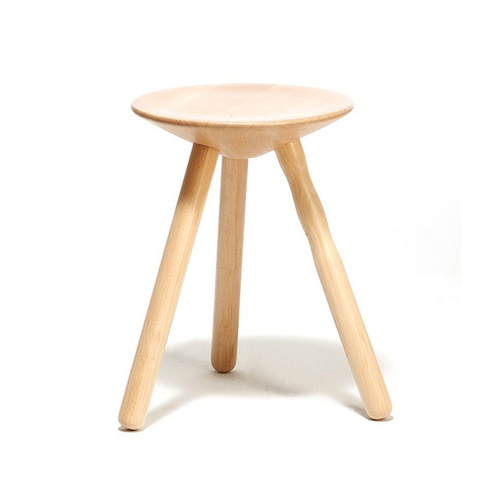 Taburete bajo Luco Mobles 114. Diseño moderno de taburete para interiores.